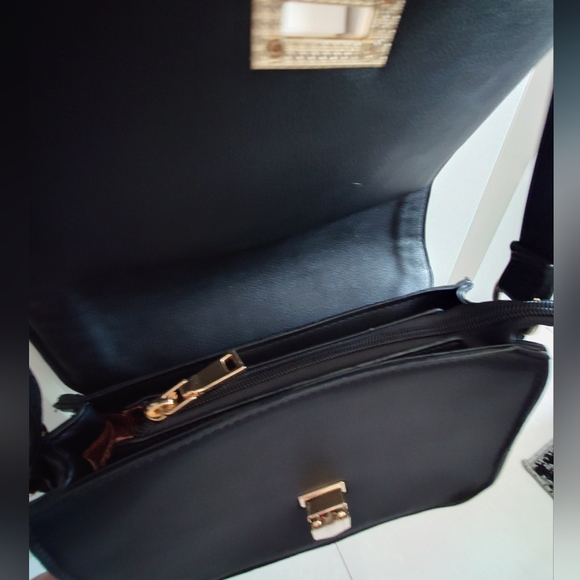 Pink & Black Purse - Picture 4 of 5